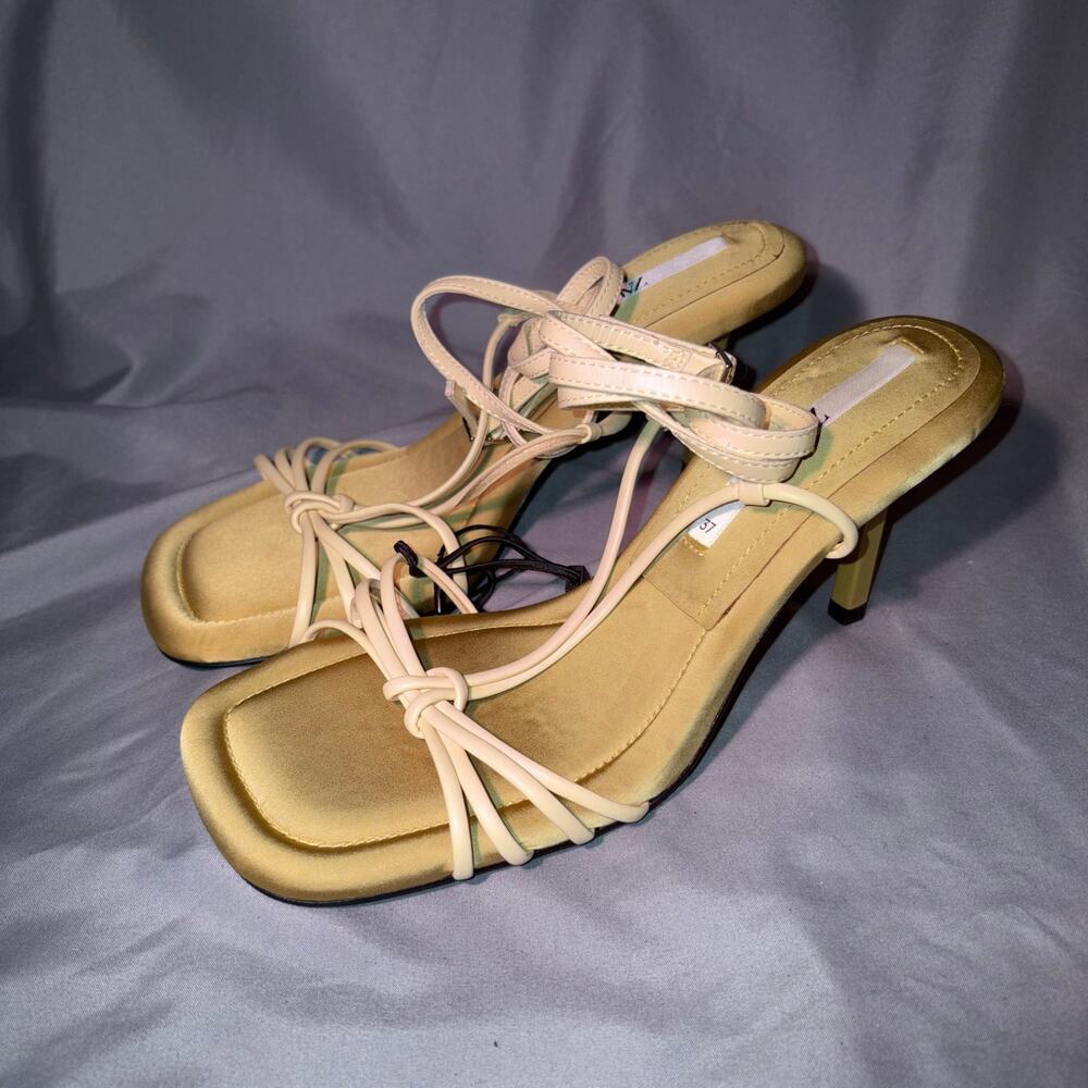 Zara Butter Yellow Strappy Lace-Up Square Toe Heels Size 6.5 NWT‎